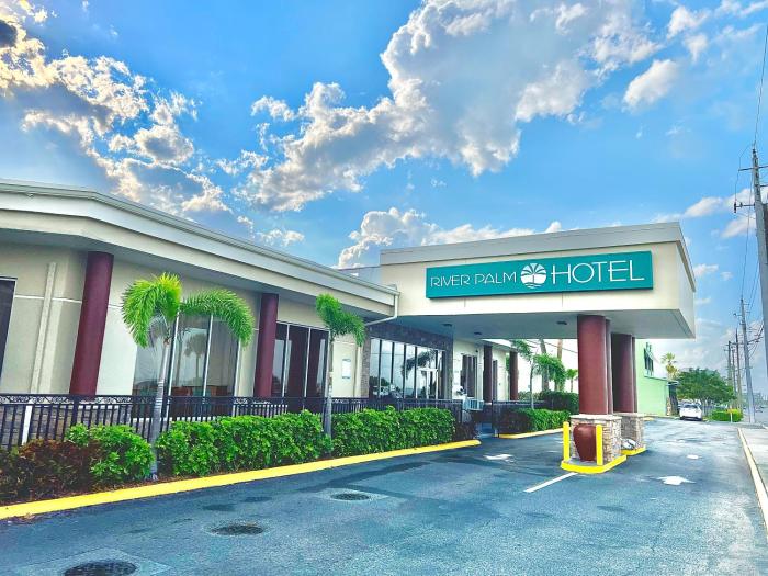 river palm hotel