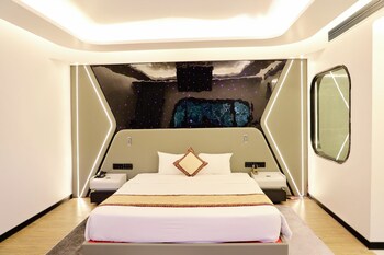moc chau island the bullet hotel