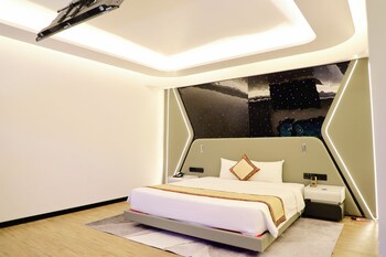moc chau island the bullet hotel