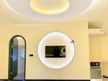 moc chau island the bullet hotel