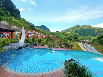 moc chau island the bullet hotel