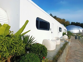moc chau island the bullet hotel