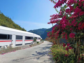 moc chau island the bullet hotel