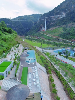 moc chau island the bullet hotel