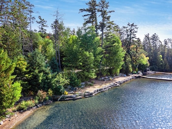muskoka waterfront retreat
