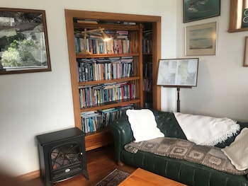 bluff hill lighthouse bandb