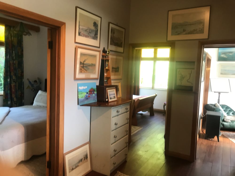 bluff hill lighthouse bandb