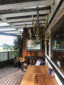 bluff hill lighthouse bandb