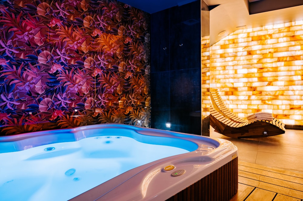 jess hotel and spa warsaw old town