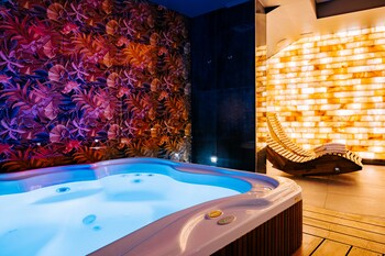 jess hotel and spa warsaw old town