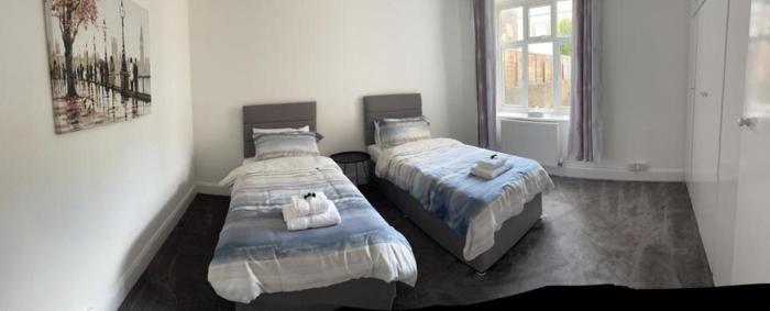impeccable 2 bed apartment in eastbourne