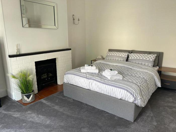 impeccable 2 bed apartment in eastbourne