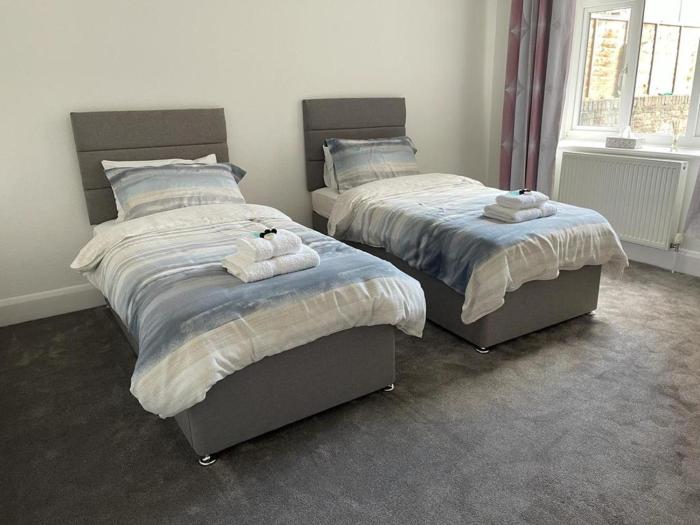 impeccable 2 bed apartment in eastbourne