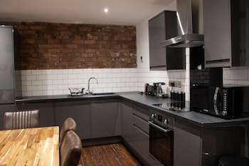 ustay 27 stanley street party apartments