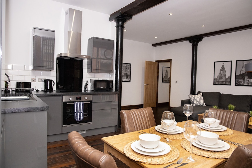 ustay 27 stanley street party apartments