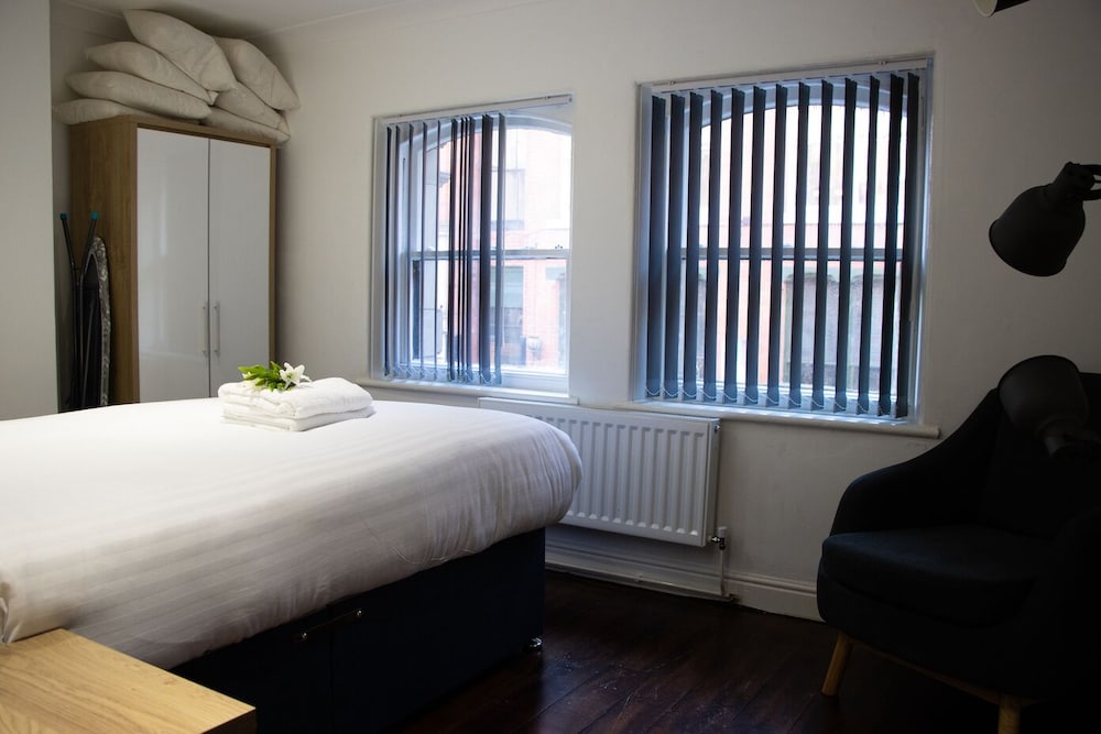 ustay 27 stanley street party apartments