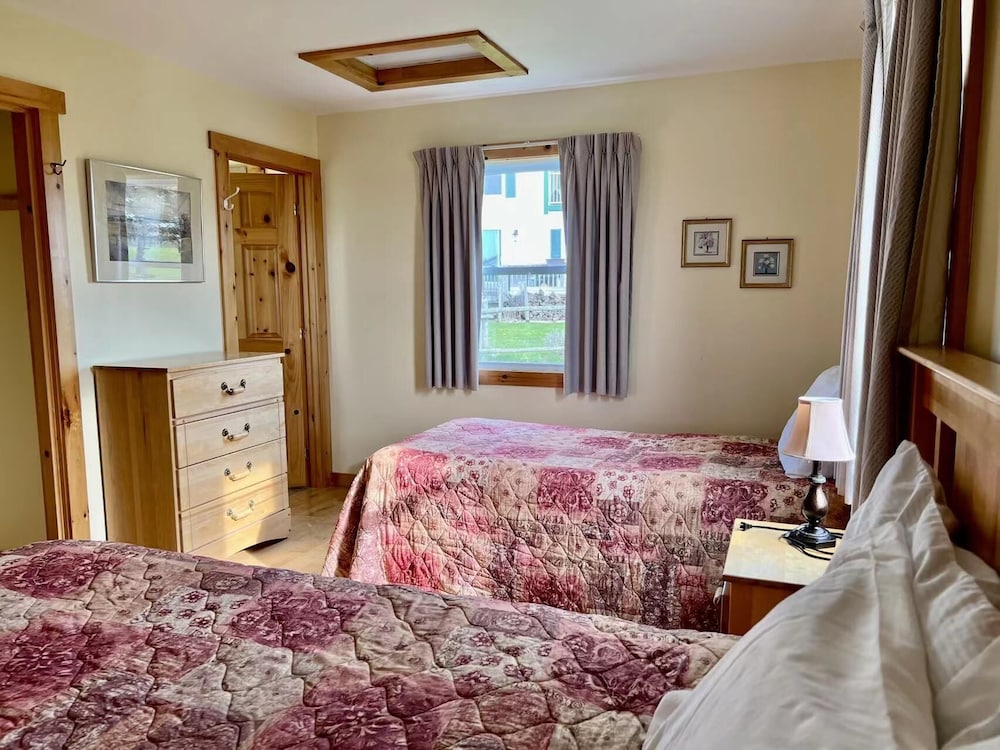 montgomery cavendish cottages