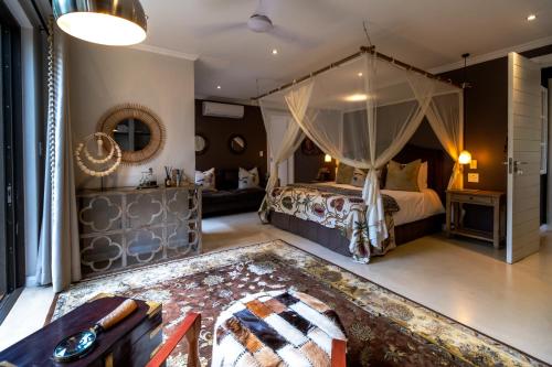 safari moon luxury bush lodge