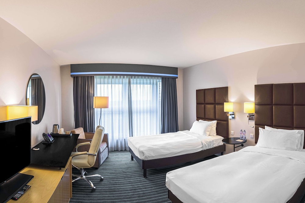 the atrium hotel and conference centre paris cdg