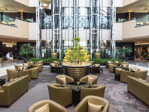 jumeirah emirates towers dubai