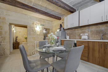 tritoni harbour suites