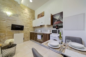 tritoni harbour suites