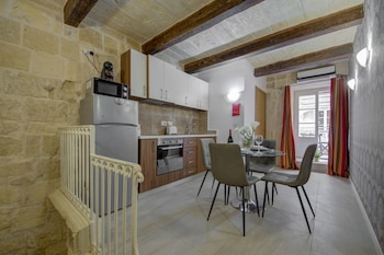tritoni harbour suites
