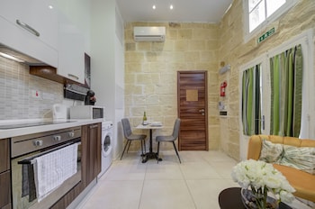 tritoni harbour suites