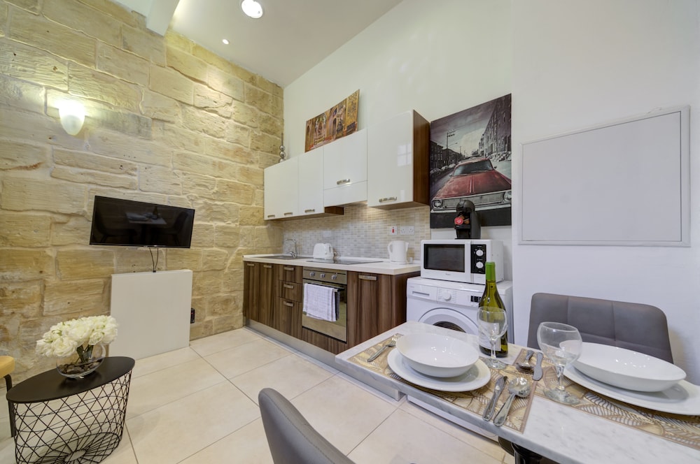 tritoni harbour suites