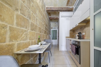 tritoni harbour suites