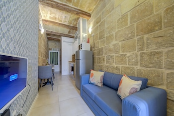 tritoni harbour suites