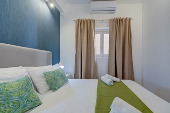 tritoni harbour suites
