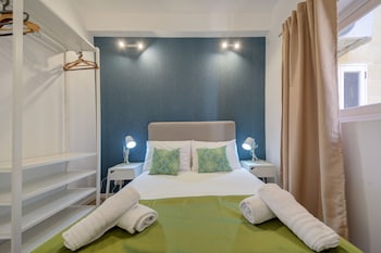 tritoni harbour suites