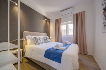 tritoni harbour suites