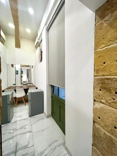 tritoni harbour suites