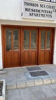 larnaca seaview rooms