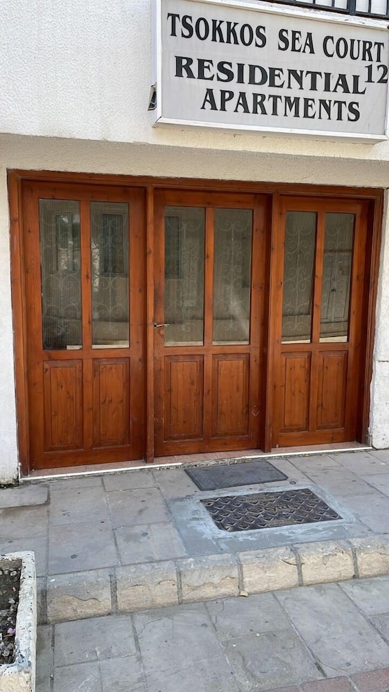 larnaca seaview rooms