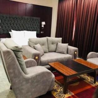deja vu hotel and suites