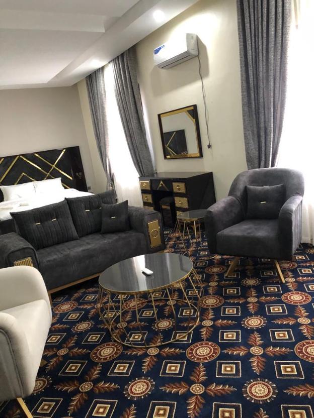 deja vu hotel and suites