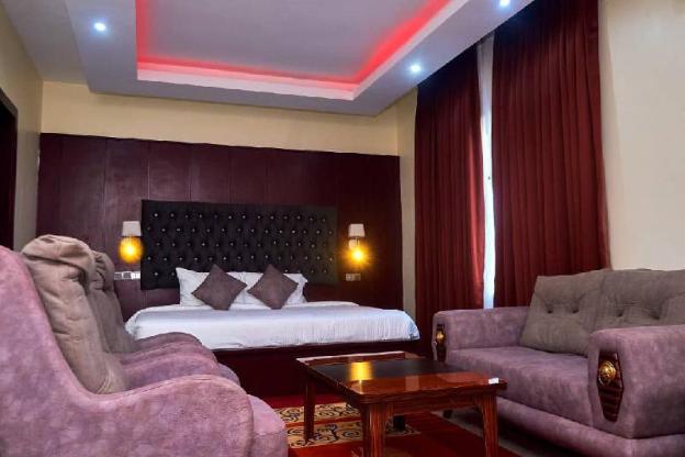 deja vu hotel and suites