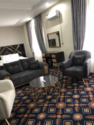 deja vu hotel and suites