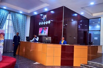 deja vu hotel and suites