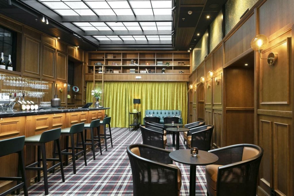 hotel opera