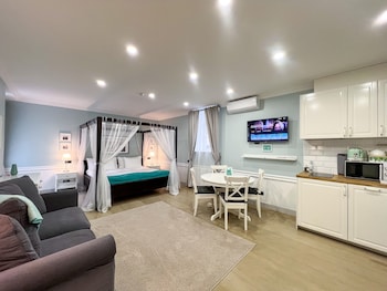 revelton suites riga