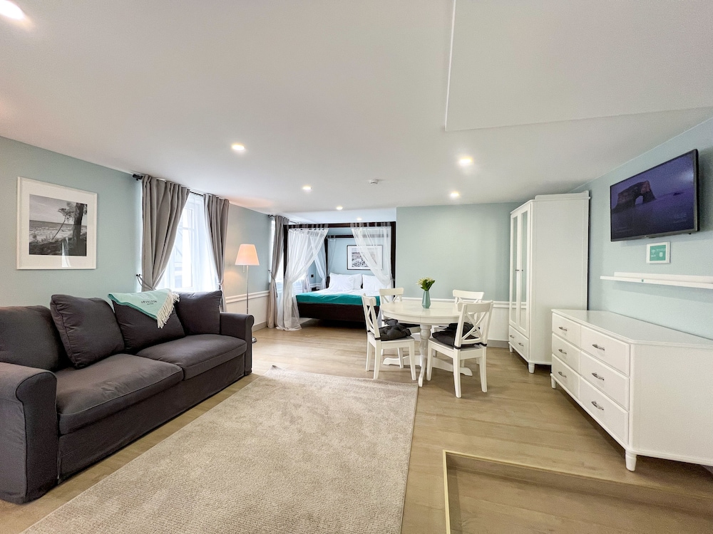 revelton suites riga