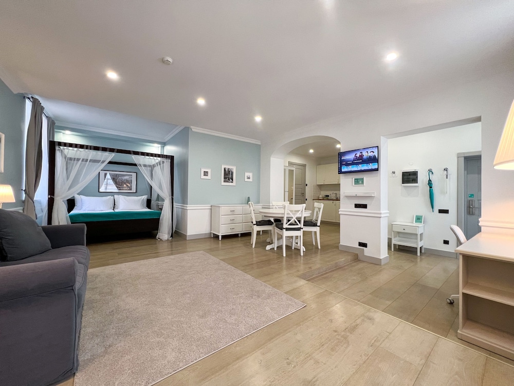 revelton suites riga