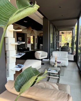 m house hotel