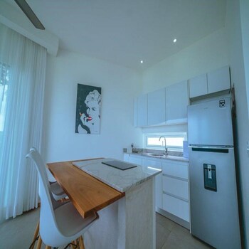 adeluna luxury ocean view villas