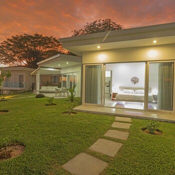 adeluna luxury ocean view villas