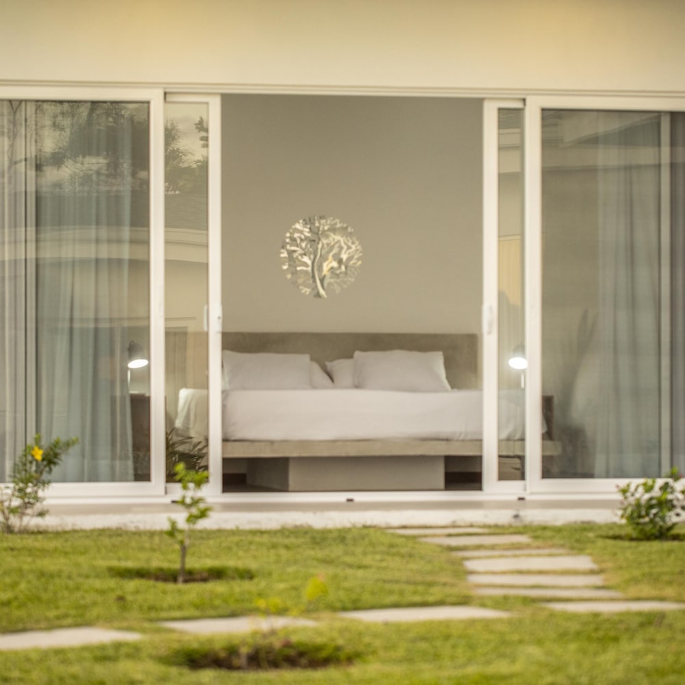 adeluna luxury ocean view villas